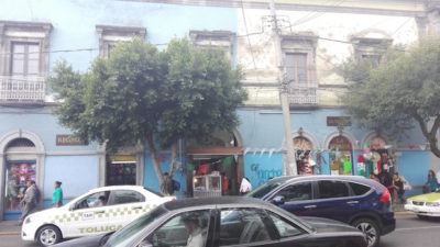 Se localizan en la calle Independencia, en el centro de Toluca (Foto: Ely García).